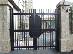 东方豪园铁艺大门