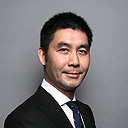 选择玻璃楼梯厂家要经得起对比